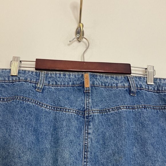 Vintage Jean Skirt Womens 1X Blue Denim Red Embroidered Floral Coastal Cowgirl - Picture 4 of 13